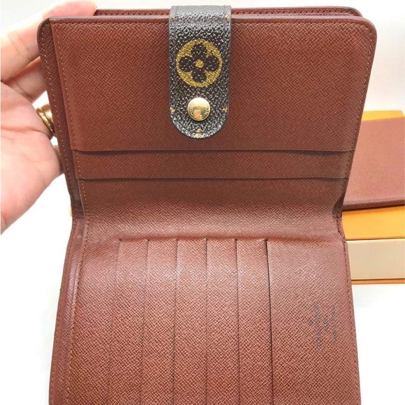 🤩🎈Authentic Louis Vuitton wallet🎈🤩 - Picture 16 of 16